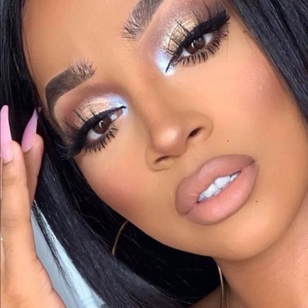 Meet your Posher, Ladan